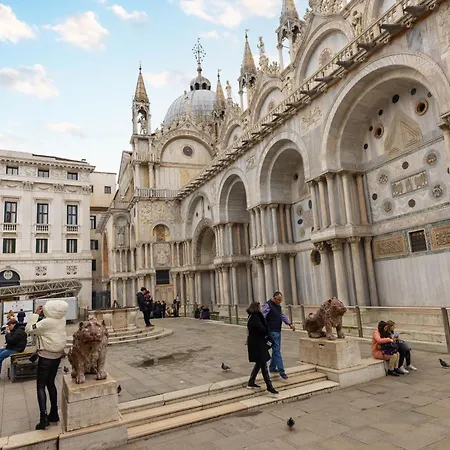 A 10 Passi Da San Marco Lägenhet Venedig