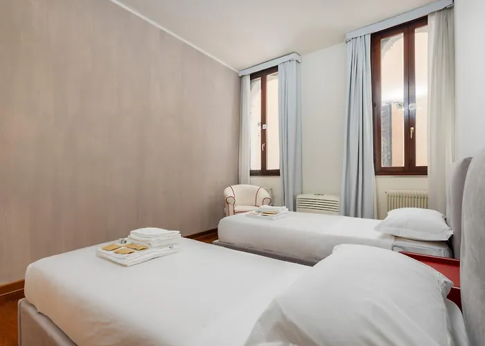 A 10 Passi Da San Marco アパート