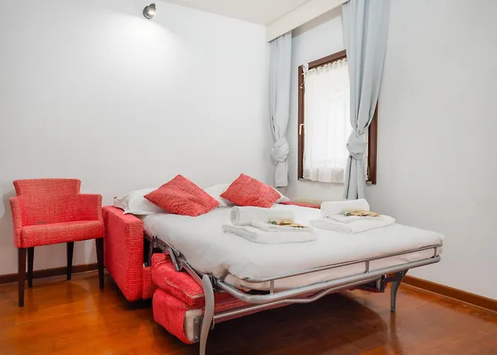 A 10 Passi Da San Marco Velence