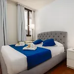 A 10 Passi Da San Marco *