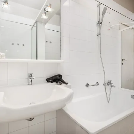 A 10 Passi Da San Marco *