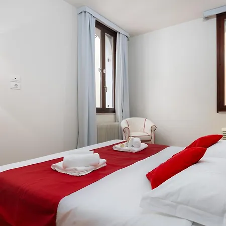 A 10 Passi Da San Marco Apartmán *